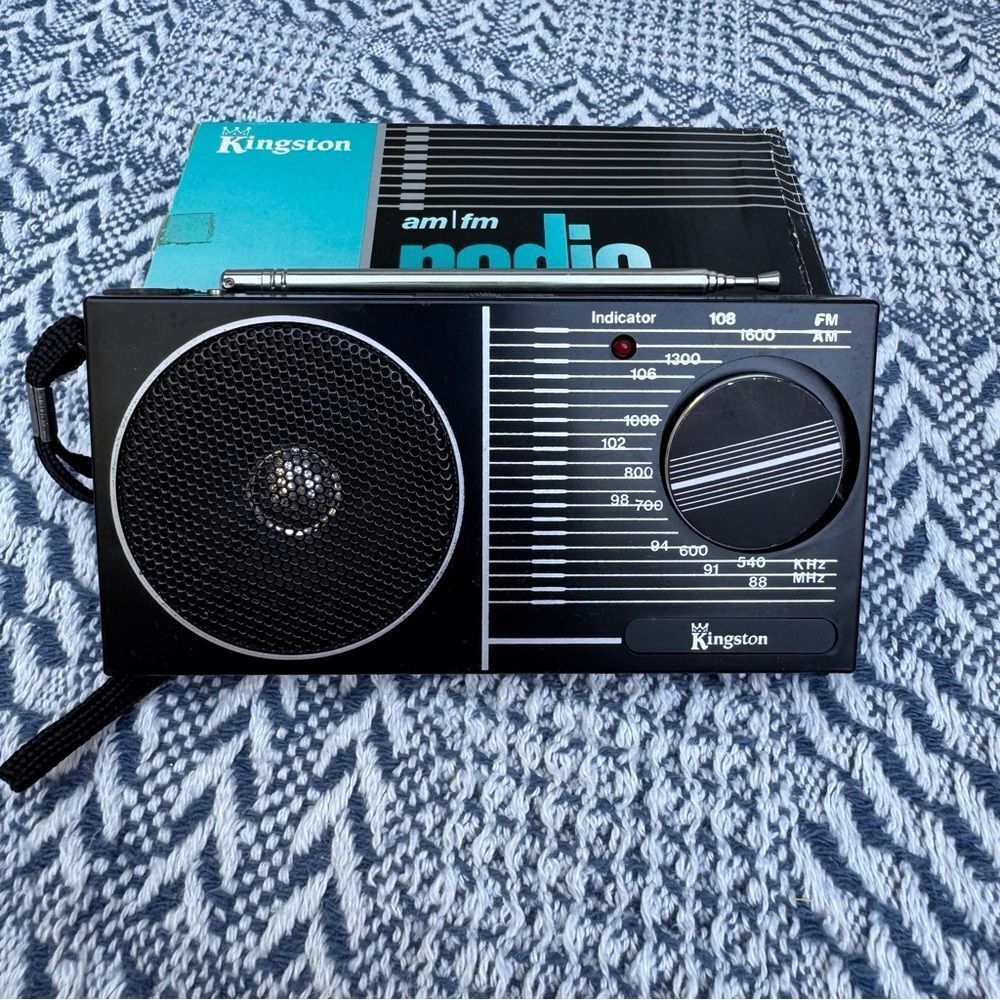 Kingston Black and Silver AM/FM Radio